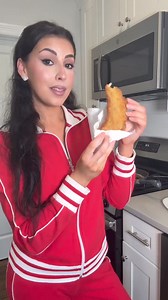 How do you cook your chicken cutlets? Watch this clip for a no-fail method, all thanks to @thesweetpaisana! 😍😋 Hint: The oil has to be hot, hot, hot! 📸 @thesweetpaisana #italianfood #easyrecipes #recipereel #chickencutlet | Perdue Chicken