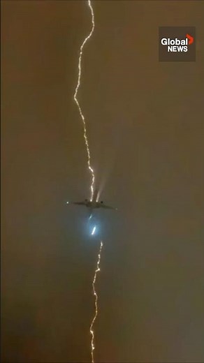 Lightning hits plane leaving BC airport ✈️⚡️ #LightningStrike