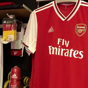 PREMIER LEAGUE IS BACK gbeng  Manchester City ou Arsenal ?  | Foot Store | Facebook