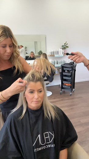 ✨ From cute & mid-length ➝ to blonde, bouncy, and full of volume 💇‍♀️💛 Our weft extensions = instant confidence boost. Who else is obsessed with this glow-up?! 👏 Here’s why our clients love them: 💇‍♀️ Sewn in securely — no slipping, no stress 🌱 Ethically sourced, double-drawn hair ⚡ Same day service = instant transformation as these are our very own ‘Jelle Hair Extensions’ ⏳ 12-month lifespan when cared for properly 💇‍♀️✔️Ready for your transformation? Let’s make it happen. 👉 Follow @‌hai