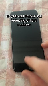 Show me your 11-year-old Android phone doing this #iphone8hype #ios #android #iphone #update