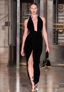 Candice Swanepoel - Walks the Oscar De La Renta Show in New York 02/10/2020 • CelebMafia