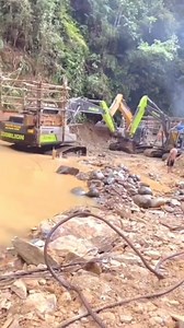 11K views · 65 reactions | A Zoomlion mining excavator unit is trapped in a watery gold mine pit.. two mining excavator units are trying to evacuate..!! is it successful..??? #trapped #accident #gold #mining #Zoomlion #sany #excavator #help #lifting #movietime #moveon #evacuation #hole #diy #heavyequipment #trend #fb | Nopelindo Karnopa Railis | Facebook