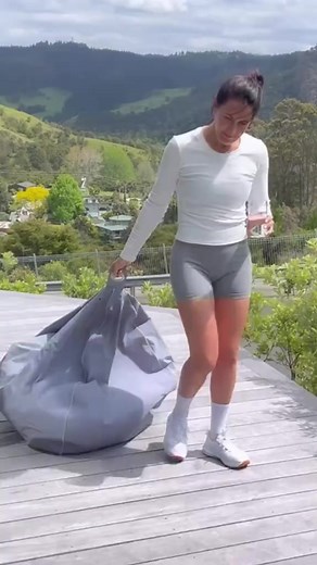 A Blonde & a Bodybuilder 🧨😂 #joke @Jojo Legg | Vickie Barnard