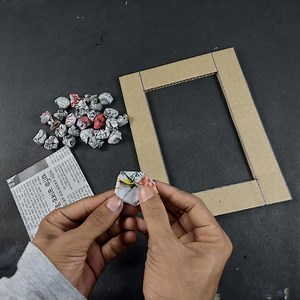 DIY photo frame making from old Newspaper #diy #crafts #viral #fun #recycling 2 | Deep's CRAFT