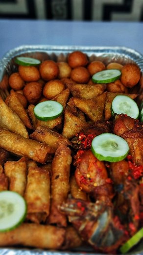 Small chops wey go Harvard! we cook! we bake! we train! call/WhatsApp: 07063496862 #awkabaker #surprisepluginawka #beebakeryandkitchen #smallchop #smallchopsinawka #smallchopsinawkaanambra #awka #awkabaker #anambrabusinessvendor | Bee Bakery and Kitchen | Facebook