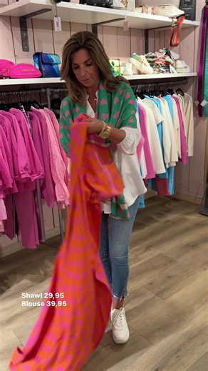 Film nr 49: Shawl 29,95 Blouse 39,95 🤗🤗🤗🤗 | Dejacque