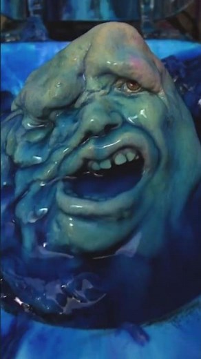 Melts Away - Street Trash (1987) #bodyhorror #blackcomedy #movie #horrormovies #horrorshorts
