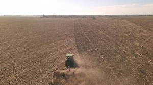 Drone View Tractor Plowing Farm Field: стоковое видео (без лицензионных платежей), 1085617655 | Shutterstock