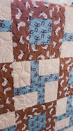 Cowboy up! 🤠 Pattern: cowboy Thread: #omni sandbar Quilter: Sally W #cowboy #cowboys #cowboyboots #gammillquiltingmachine #gammillgirls #gammillquilting #gammillstatlerstitcher #gammill #gammilllongarmquilting #gammill #longarmquilting #longarmquilter #longarmquiltingservices #quilted #quilting #maggieb #quiltersofinstagram #sew #sewing #modernquilting #modernquilts #quiltsofinsta #qualitystitching #machinequilting #modernquilt I | Cedar Creek Quilting