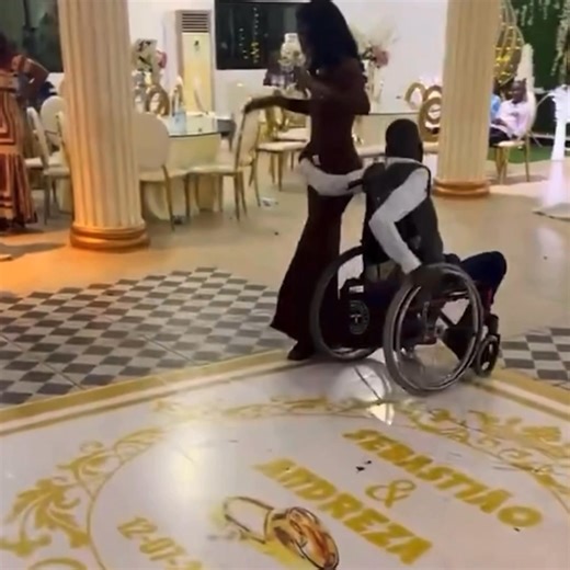 Lovely Couple Grooving to the Salsa Beat 😊💃🕺#viralvideoシ #exploremore #salsa | Nation Scoops