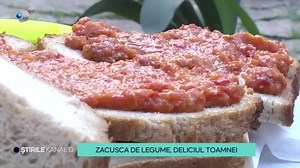 4.3K views · 47 reactions | Zacusca este cel mai îndrăgit preparat al toamnei, iar în satele din toată țara gospodinele rumenesc de zor legumele pentru a pregăti deliciul tradițional. Am făcut și noi curioși, așa că am făcut un popas într-un colț pitoresc din Sibiu, pentru a vedea cum prinde viața gustul autentic de zacuscă, la țară. | ASTA-I ROMANIA | Facebook