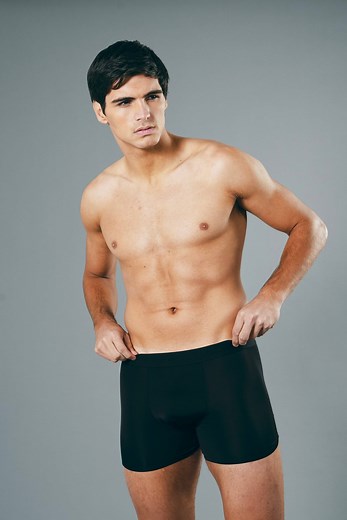 185K views · 16 reactions | Tan liviano como el aire Nuestro nuevo Boxer de Poliamida está pensado para acompañarte en cada movimiento. ✔️ Tejido ultraliviano ✔️ Secado rápido ✔️ Transpirabilidad superior ✔️ Costuras sin relieve ✔️ Cintura elástica premium Sentite libre  #Elemento #Lanzamiento #RopaInteriorHombre #MovimientoElemento | Elemento | Facebook