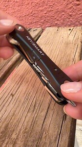 Get rid of the clutter with KeySmart Pro🔑 #keysmart #keysmartpro #minimalism #keyorganizer #keychain #amazonfinds #technews #LifeHack #essentials #assemble #unboxing | KeySmart