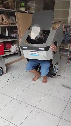 wow cool guys robot costume 🤖 silver from cardboard toys