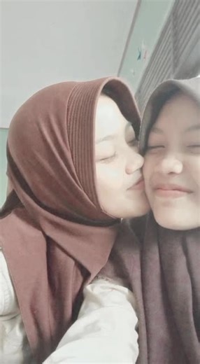 Lesbian SMA Hijab Indonesia: Exploring Modern Relationships