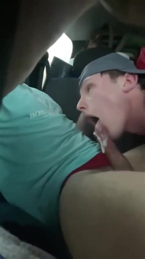 Verbal Jock gets a brojob