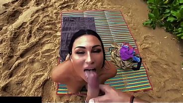 Sex with a stranger on a nudist beach: She undressed on the shore and asked me to rub sunscreen on her back—I gave her a blowjob and fucked her doggy style