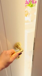 Beautiful Bathroom ✨🤍 #livingroom #livingroomdecor #interiordesign #roominspiration #classyinteriors #homesweethome #homedecor #interiordesign #foodie #beautyproducts #facebookreel #travel | Artisan & Blooms Home Decor