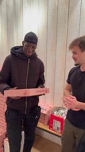 15K views · 394 reactions | 1 minute pour remporter une box de Noël  On fait deviner quel joueur la prochaine fois ? | Vintage Football Area | Facebook