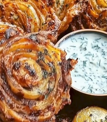 13 reactions | Oven-Baked Onion Ring Chips A simple, cozy little...