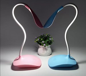 [Hot Item] Flexible Eye-Protection Goose Neck Kids LED Desk Light USB Charging Port Light Source Colorful Mini Desk Lamp with Touch Dimmable Brightness Battery Lighting