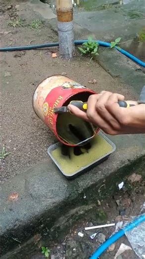 propolis's removal process to the container🍯🐝 #propolis #beekeeper #beekeeping