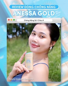 ANESSA GOLD GEL & GOLD MILK - BỘ ĐÔI BẢO VỆ BỀN BỈ ☀️ Môi trường càng khắc nghiệt, Anessa Gold càng bảo vệ mạnh mẽ nhờ công nghệ Auto Booster và Auto Veil – màng lọc UV bền bỉ hơn khi gặp NƯỚC, MỒ HÔI, NHIỆT ĐỘ CAO, ĐỘ ẨM và ngăn chặn đứt gãy màng lọc UV do biểu cảm gương mặt. ✨ Làn da luôn được bảo vệ toàn diện trên mọi hành trình đặc biệt khi đi du lịch hoặc thể thao ngoài trời. “Người thật việc thật”, cùng lắng nghe nàng Synaeshy và Chây xì Dách chia sẻ trải nghiệm về bộ đôi bất bại này nhé! 