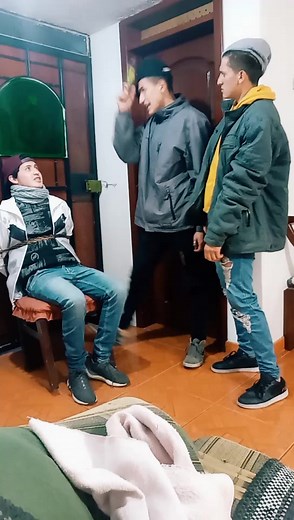 Los Garas 👹 (@los.garas)’s videos with sonido original - Francisco Aron