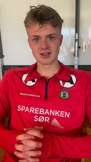 Sjur Jonassen forlenger sin Bryne kontrakt- hør hva han sier om forlengelsen som signert til og med sesongen 2026. | Bryne FK