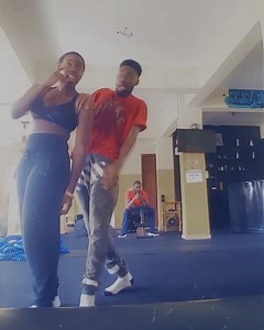 41 reactions · 84 shares | Yemama alimbébé!!!  Dancer:@laetitiajordan397 x @meskzebeast miziki:@toofanofficiel x @fallyipupa01 - #yemama ________________________________ #yemamachallenge #toofan #fallyipupa #ndombolodance #choreographer | ÉBÈNE Offishal | Facebook