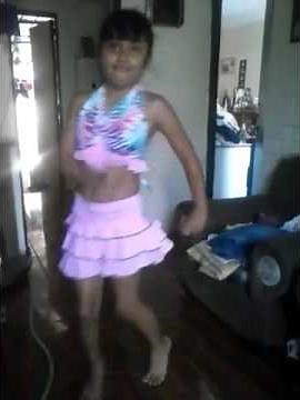 Niña de 8 Años bailando como profesional