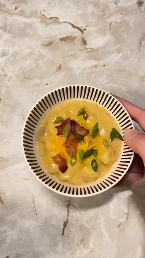You gotta try this creamy potato soup recipe 🥔 from 🎥 @wheresthefinadene 😋 Ingredients: Potatoes (gold/yellow/purple/or rustic) Bacon (3-4 slices) 1 small onion (I used half an onion), garlic Butter, milk, heavy cream, cheese, & flour Seasoning of your choice (I used smoked paprika, black pepper, chicken bouillon powder, & salt to taste) Chicken broth Green onions for topping Fry down bacon with butter (yes butter, we’ll be using it to make a roux) Once bacon is cooked remove from pot and sau