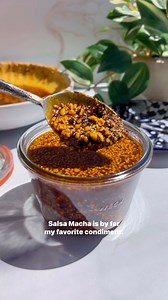 Untraditional Salsa Macha, kind of like a mash up of salsa macha and Asian chili crisp. Salsa macha is a very typical oil based salsa from Veracruz, but lately its been getting a lot of attention and rightfully so. I grew up in Mexico, and as much as I love the classic, throughout the years I’ve been morphing it into this which is just how I like it. Typically it doesn’t have olive oil, crispy garlic, paprika or tamari but here we are. Let me know if you give it a try! Ingredients: •8 garlic clo