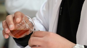 معمل عقاقير تطبيقية بعنوان Column chromatography (wet packing method) لطلبة سنة الثالثة كلية الصيدلة بجامعة التحدي الطبية الاهلية . عنوان الجامعة : غرغور - طرابلس، ليبيا موقع الجامعة على خرائط القوقل : https://maps.app.goo.gl/YtPp5DtQKaGM5B1a7?g_st=ic تواصلو معنا عبر بريد الصفحة أو الاتصال على أرقام هواتف الجامعة : 0910982051 0921238294 على الطلبة الوافدين زيارة الرابط لضمان سهولة التواصل مع ادارة الجامعة ومتابعة سير اجراءاتهم. ‏https://attahadi.edu.ly/addmision/online_admission للاستفسار تواصل 