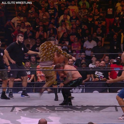 Chris Jericho 🤝 Ben Askren Jorge "Gamebred" Masvidal brought back the flying knee 💥 (via All Elite Wrestling) | ESPN MMA