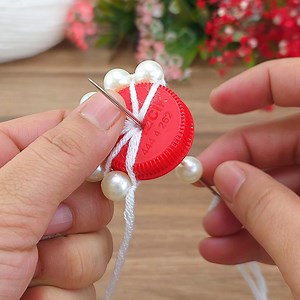 2M views · 17K reactions | Don't throw away the plastic water bottle cap, I knitted it and sold it immediately. #crochet #knit | Desing Crochet | Facebook