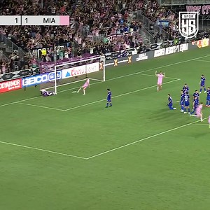 MESSI SENDO MESSI - THE GOAT. Golaço em sua estréia pelo Inter Miami, sexta-feira, quando o seu time ganhou do Cruz Azul, por 2 a 1. Messi, o melhor que eu vi jogar. E você, qual foi o melhor na sua opinião? | Foz Ao Vivo