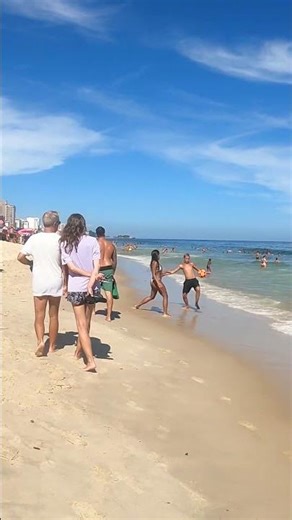 🌅 Ipanema sunset with the hottest bikini flash ever 💫 #BikiniBeach