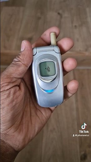 The Iconic Samsung SGH-A800: A Retro Tech Throwback!