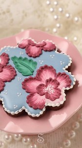 62K views · 630 reactions | Floral Brush Embroidery Cookies with Royal Icing  #royalicingcookies #sweetambs #cookiedecorating #sweetambscookies #decoratedcookies #baking #decoratedsugarcookies #cookieartist #icingcookies | SweetAmbs | Facebook