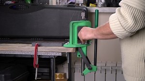 Man Reloading Ammo His Gun Room: стоковое видео (без лицензионных платежей), 1087400531 | Shutterstock