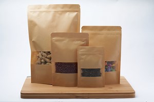 [Hot Item] Free Samples Biodegradable Brown Kraft Paper Bags with Clear Window Zip Lock Food Grade Stand up Pouch Packages