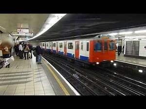 "MIND-THE-GAP!" message in London underground