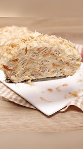 Cake in 15 Minutes! 🍰✨ This famous puff pastry cake will drive you crazy! Everyone is searching for this recipe, and now you’ve got it! 😍 🌟 Ingredients: Puff pastry: 1 lb (450 g) Eggs: 4 Salt: a pinch Vanilla sugar: 1 tsp All-purpose flour: 1/2 cup (60 g) Milk: 4 cups (1 liter) Sugar: 1 cup (200 g) Butter: 2 oz (60 g) 🌟 Steps: 1️⃣ Slice puff pastry into 0.6-inch (1.5 cm) strips and place on a parchment-lined sheet. 2️⃣ In a bowl, whisk eggs, salt, vanilla sugar, flour, and milk. Add sugar an