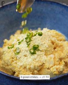 Experience the flavours of Bihar with their traditional 'Kadhi Badi' recipe! 👌 Yeh hai ek perfect #SummerRecipe kyunki ismein milegi dahi aur besan se bani tangy aur flavourful kadhi, along with soft besan ki badiyan that have a beautifully melt-in-your-mouth texture. Toh aaj hi banayein, garma garam chawal ke saath serve karke enjoy karein desi comfort ka asli taste! 🤗💛 #SanjeevKapoor #SanjeevKapoorKhazana #SummerRecipe #kadhibadi #foodie | Sanjeev Kapoor