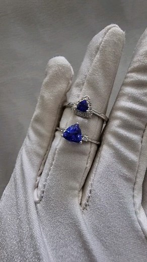 Whitegold Ring in Triangle Shape Same shape Different designs Which...