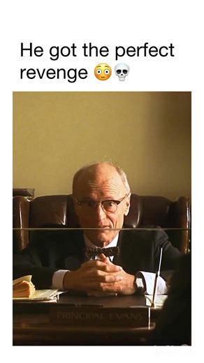 For days 💀💀 🎥 Catch Me If You Can: A true story about Frank Abagnale Jr. who, before his 19th birthday, successfully conned millions of dollars worth of checks as a Pan Am pilot, doctor, and legal prosecutor. An FBI agent makes it his mission to put him behind bars. But Frank not only eludes capture, he revels in the pursuit 📺 watch on: prime video #explorepage #explorepost #funnymemes #memes #memestagram #memesdaily #wholesome #wholesomememes #fashion #fashionstyle #jokes #movie #movies #vi