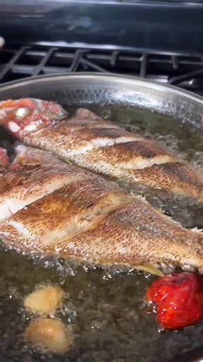 Presented by Jamaica Experiences Fried fish with Escovitch fish sauce This has to be the perfect thing to do on Sunday afternoon 🍳 🍳 🔥 Frying that chunky fish and making authentic escovitch sauce 🌶️...priceless ✨ ✨ Experience the burst of these traditional flavors that dance on your taste buds.😋 #jamaica #fishmeal #siblingcooks #fryingfish #jamaicaexperiences | Caribbean Delights