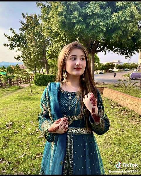 Beautiful Girls Pictures - Girls Photography Collection